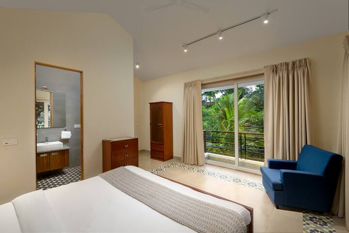 Bedroom 1 image 2