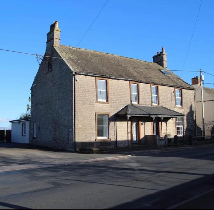 Stylish Room With Views & Hot Tub - Penrith