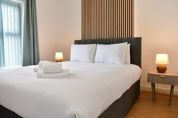Spacious Modern 3-bed House | Sleeps 6 - Cardiff