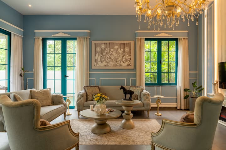 Living room image 6
