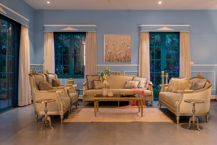 Living room image 11