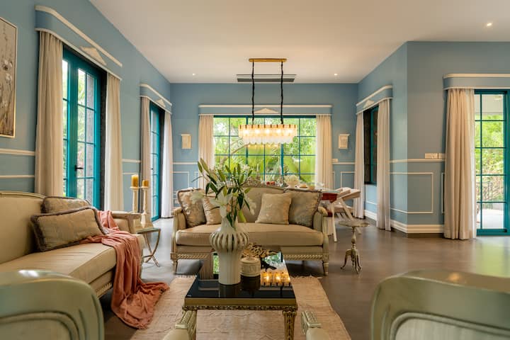Living room image 3