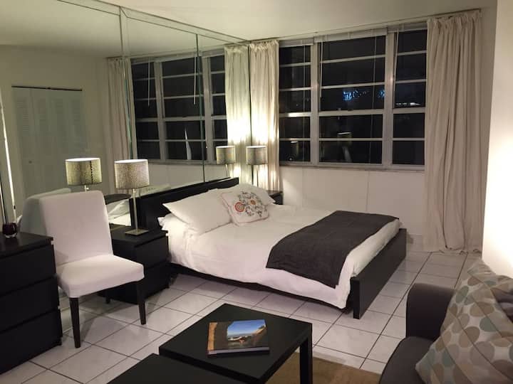 Charming Studio On Lincoln Rd Right At The Beach - South Beach, FL