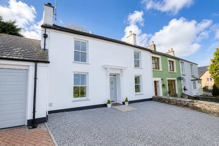 The Coastal Lookout | Sea Views | Parking - Saundersfoot
