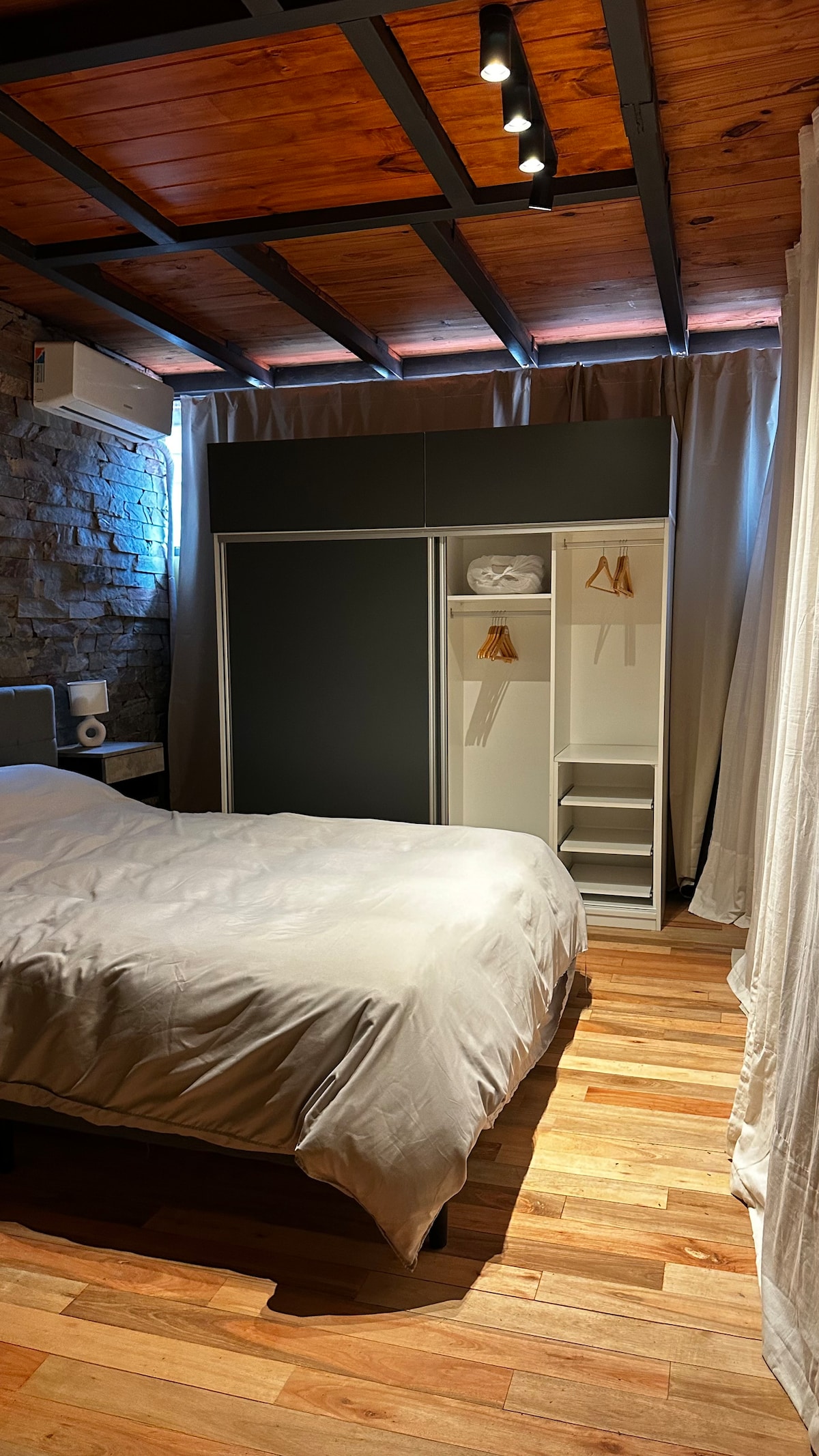 Loft en esquina Corrientes y Esmeralda