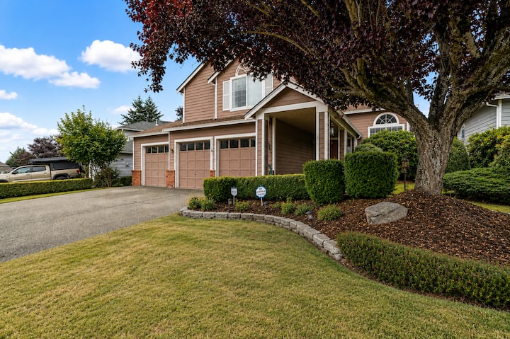 Spacious Family Home Near Seatac - Kent, WA