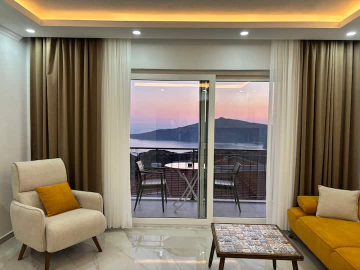 Kalkanda Deniz Manzaralı Ekonomik Süit
(Parma 2) - Kalkan