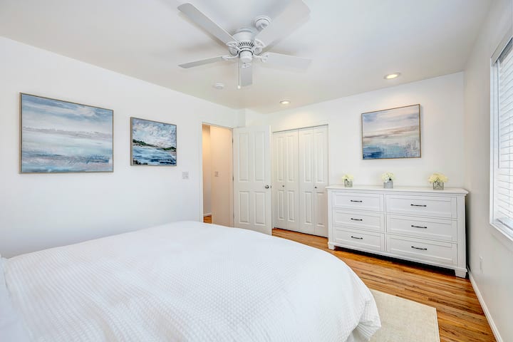 Spacious Pet Friendly Walk To Downtown Kirkland - Kirkland