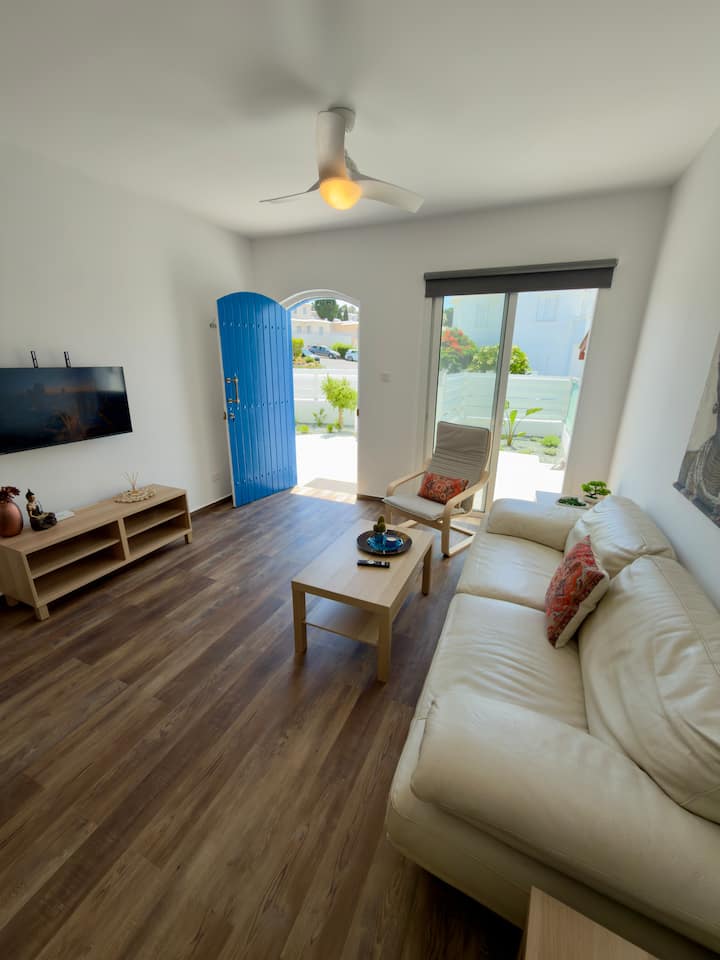 The Blue Door | 3br | Steps To Protaras With Pool - Ayia Napa