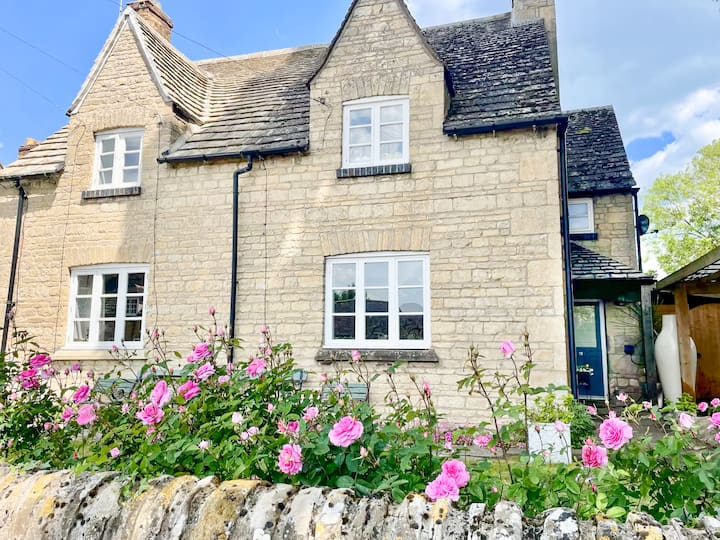 Rose Garden Cottage 2br | Private Parking - Stamford