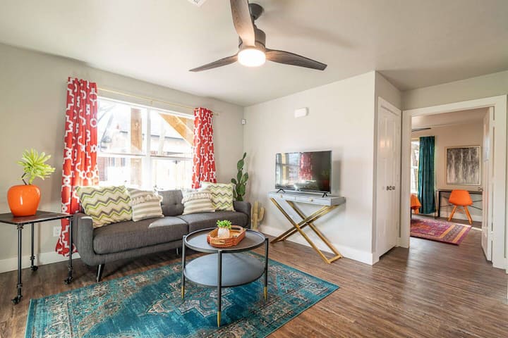 Boho Bungalow & Plaza Pads For Large Groups - Oklahoma City