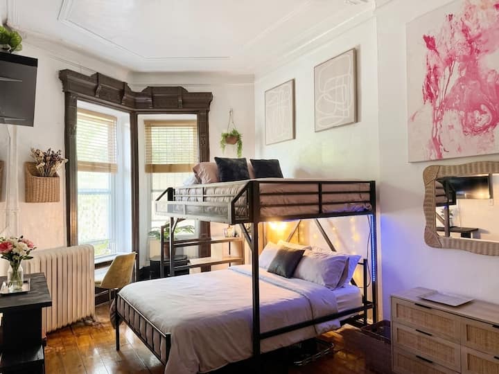 Eco-luxury Haven | Tech-loft + 20 Min To Manhattan - Brooklyn, NY
