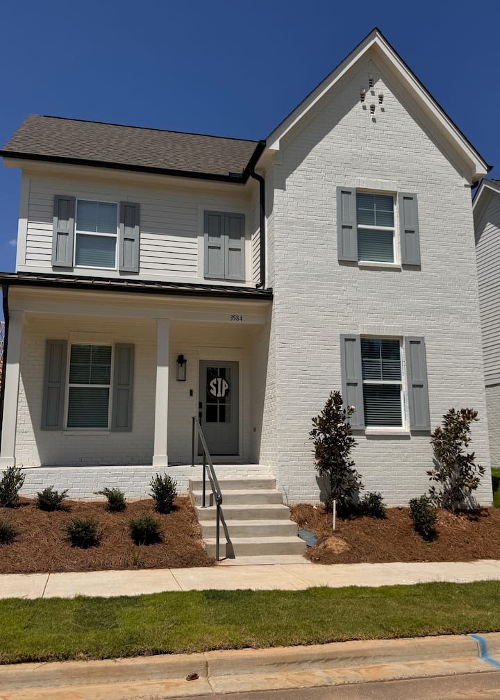 Entire House | Sleeps 7 | Mins To The Grove - Sardis Lake, MS