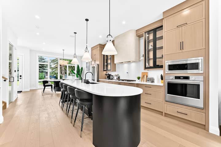 Home In Northwest Calgary - Canada