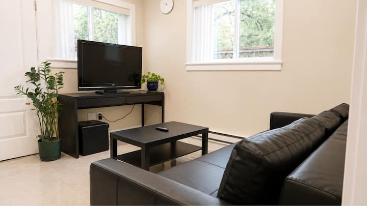 Entire 3br House (2 Mins Walk To Transit And Mall) - Vancouver
