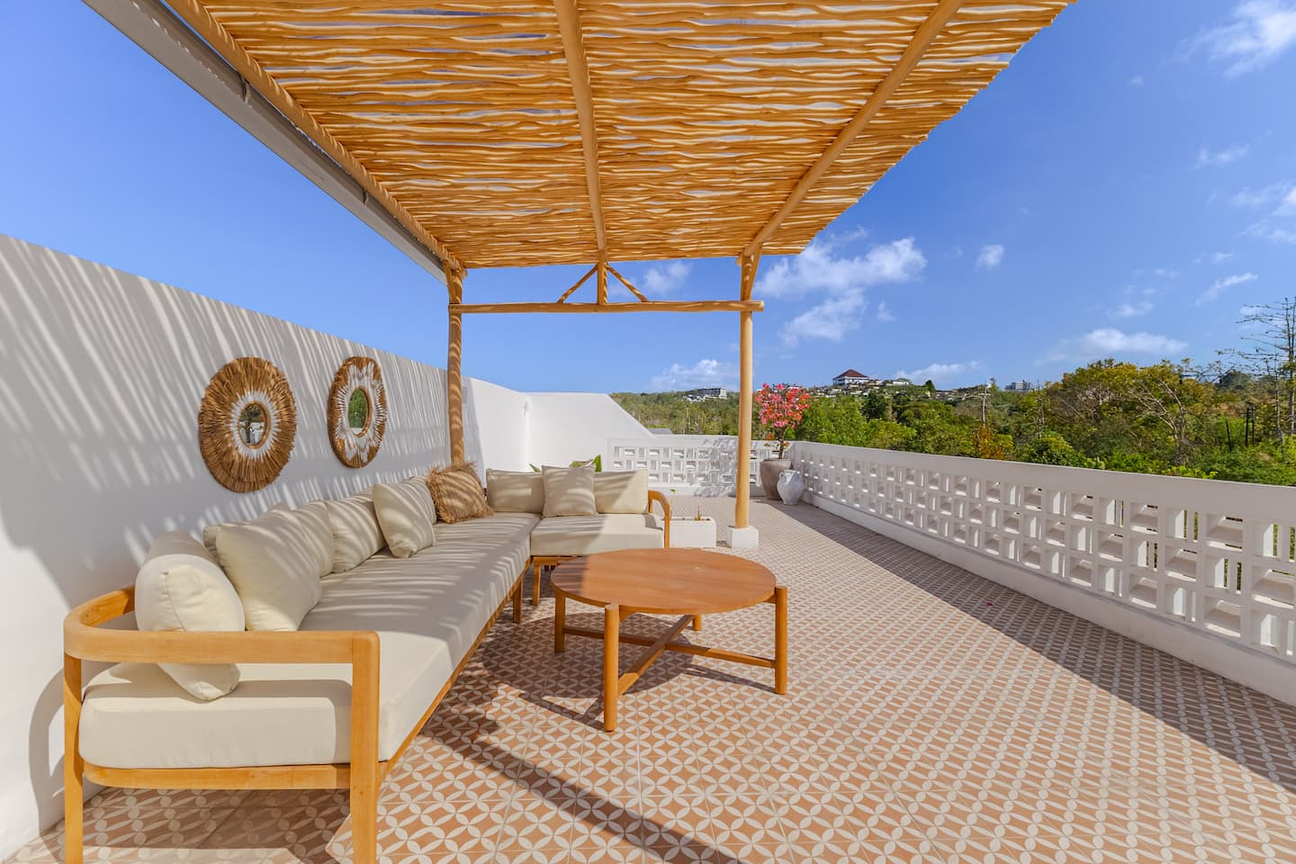 Outdoor living at Villa Ulunami
