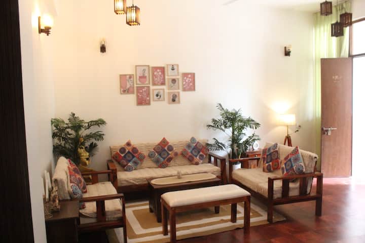 Living room image 1