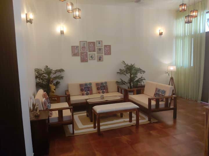 Living room image 4