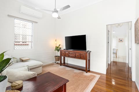 Top performing Airbnb: Charming 3-bedroom cottage in The Range in Rockhampton Regional
