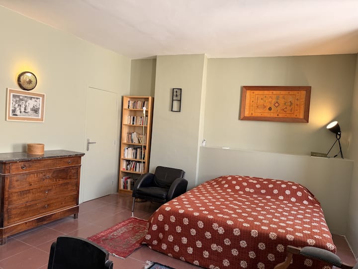 Grande Chambre Double Accès Jardin Et Piscine - Bellegarde