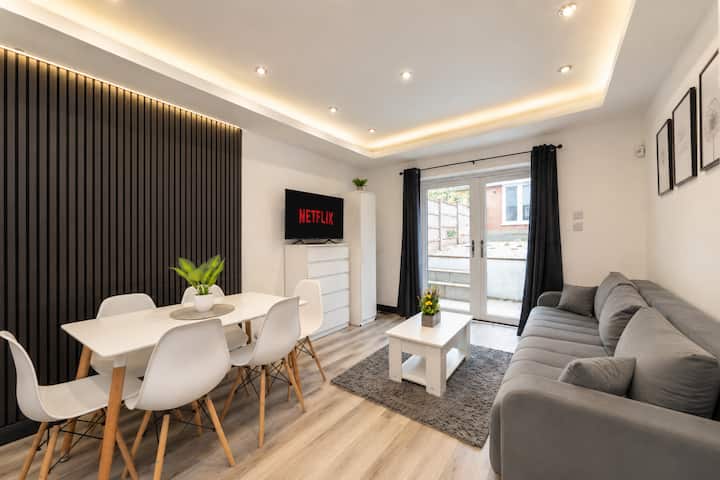 Spacious 6br Home | 4 Baths | Sleeps 14 - Banbury