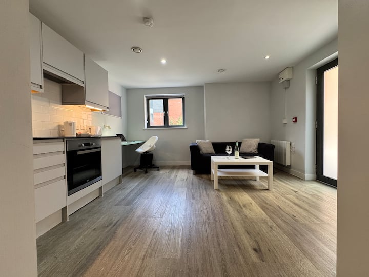 Cosy & Modern Apartment |The Leat - Exeter