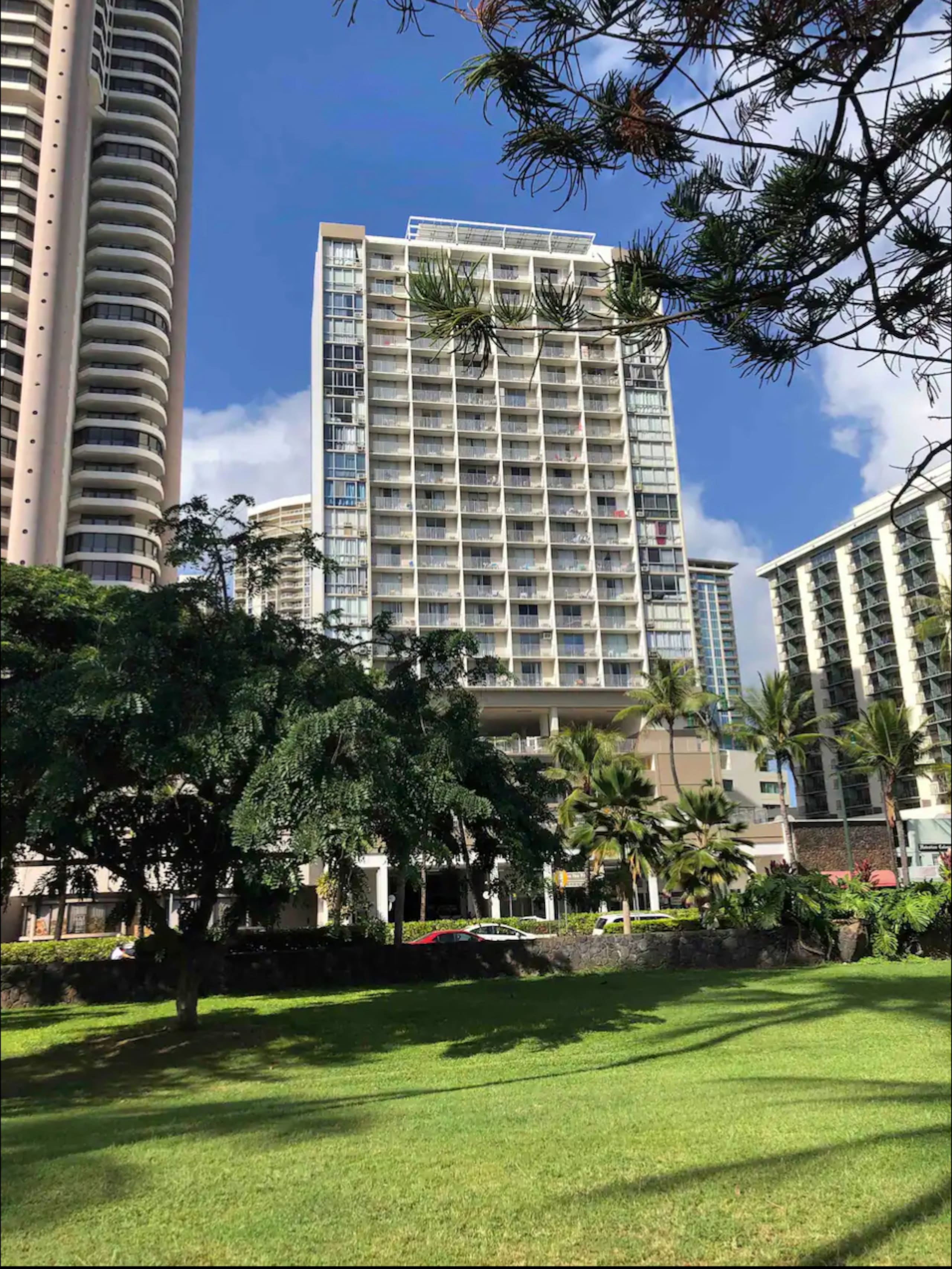 Waikiki Studio* Ocean View*Close To Beach - Image 1