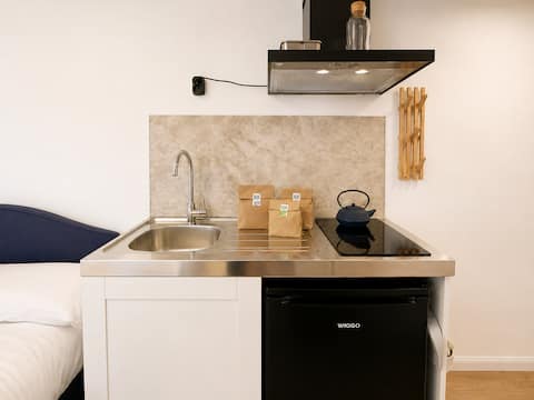 Top Airbnb: Polo | Cozy studio • Grand-Place Brussels in Quartier Du Centre Centrumwijk