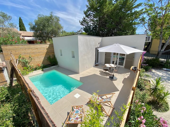 Gîte Avec Terrasse Et Piscine Privée - Valréas