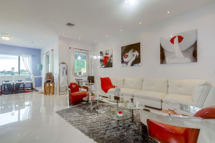 Trails & Resort Perks! Home In Royal Palm Beach - West Palm Beach, FL