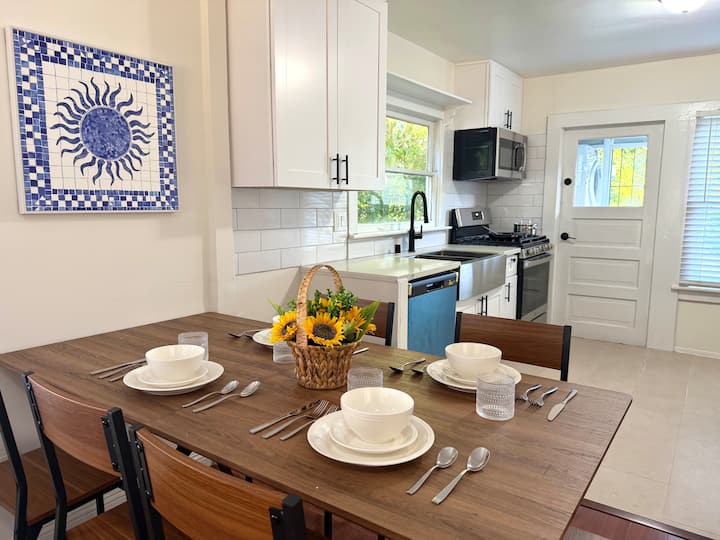 3br/2ba Family Home · 5 Min To Old Town Pasadena - Pasadena, CA