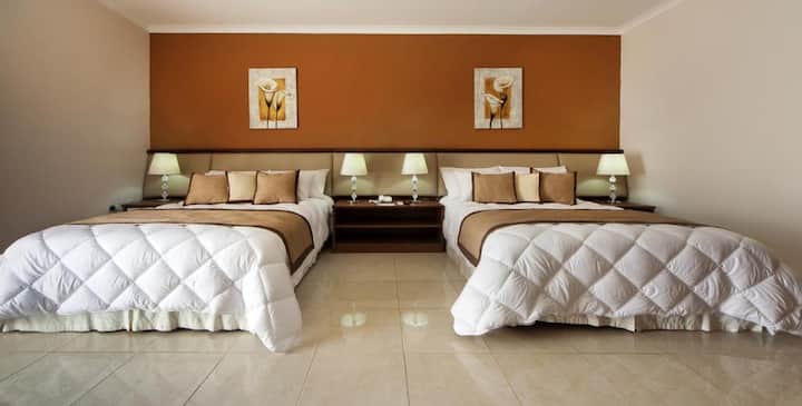 Quadruple Room - Port View Guesthouse - Malta
