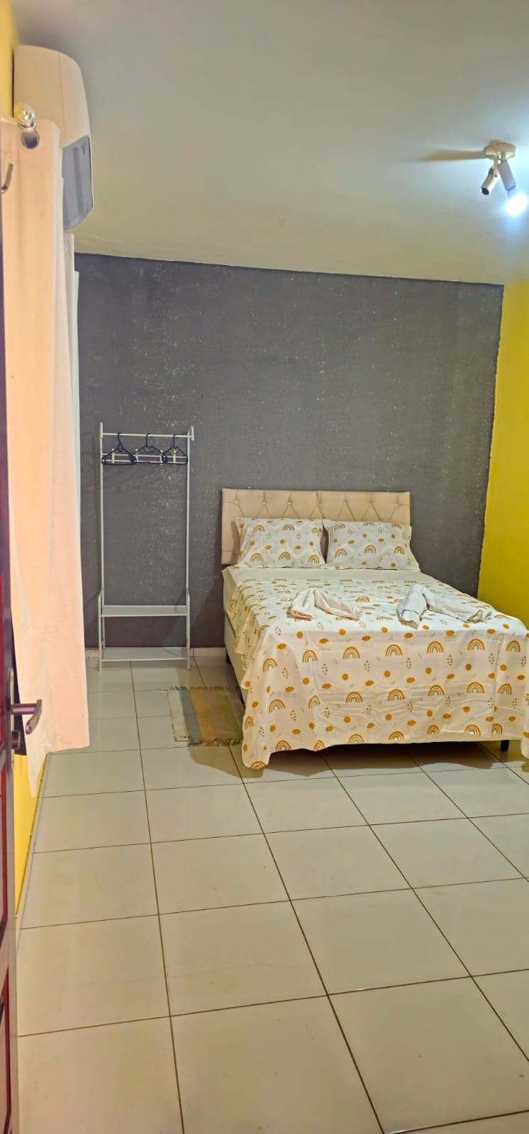 Foto do anúncio de Quarto (suíte independente) em Fortaleza. no Meireles