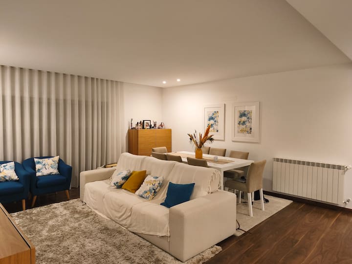 Spacious 3br Premium Apartment With Private Garage - Leiria