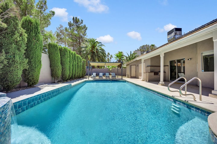 Villa Bellavita - A Luxury Pool & Spa Retreat - Las Vegas, NV