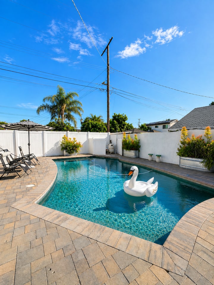 3 Bdr/2 Bat Home W/ Private Heated Pool & Backyard - Los Angeles