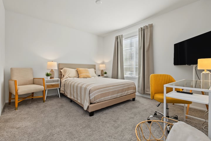 Monthly Stays | 3br W/ Office, Ev Charger & Fiber - Las Vegas