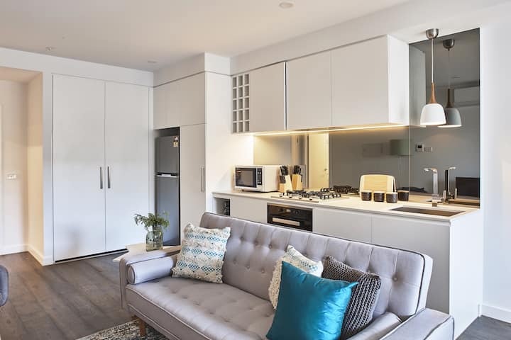 2 Bedroom Apartment W/ Parking Near St Kilda Beach - セント・キルダ