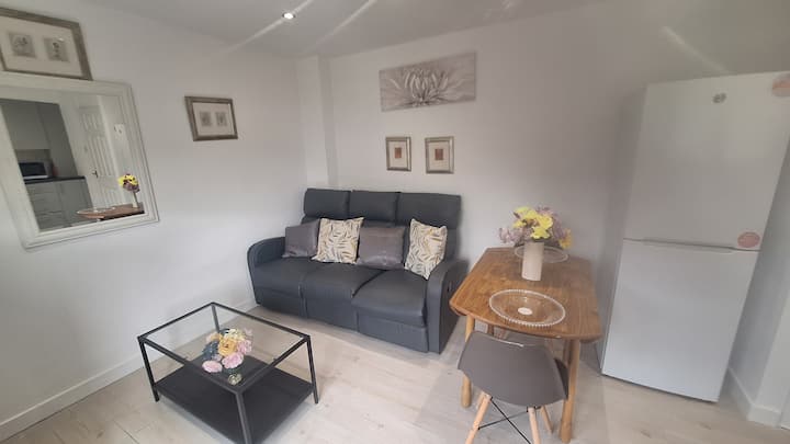 Grand 2 Bedroom House Near Central Kilmarnock - Kilmarnock