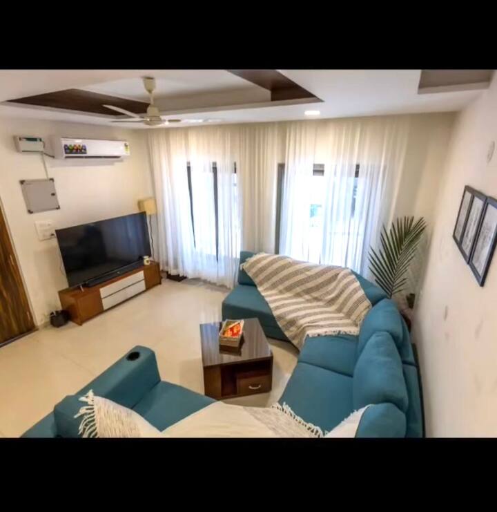 Living room image 6