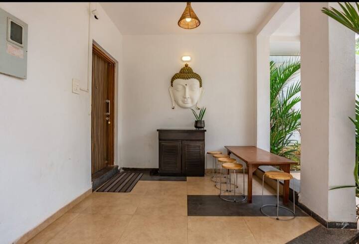 Dining area image 2