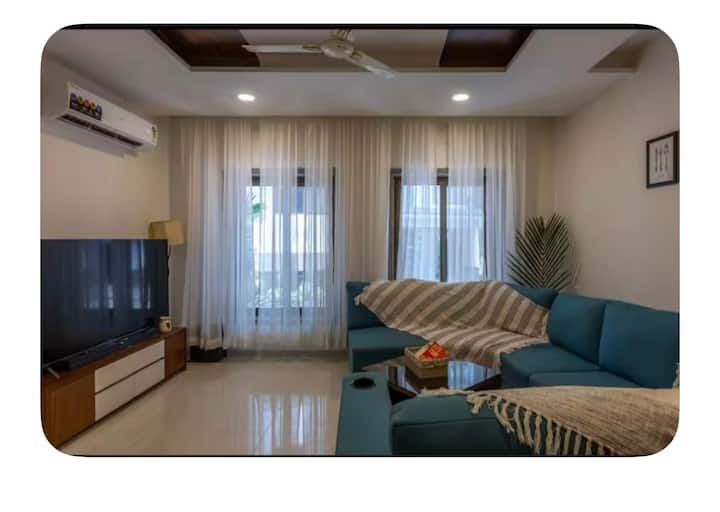 Living room image 4
