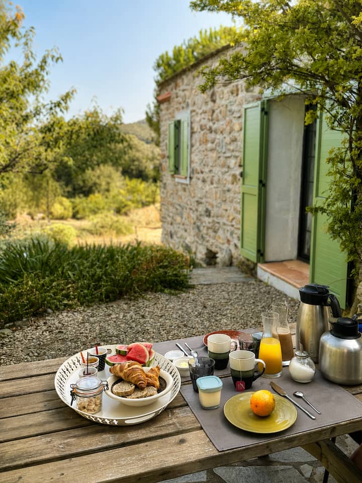 Merveillac | Chambre Du Chêne - B&b Et Piscine - San Fiorenzo