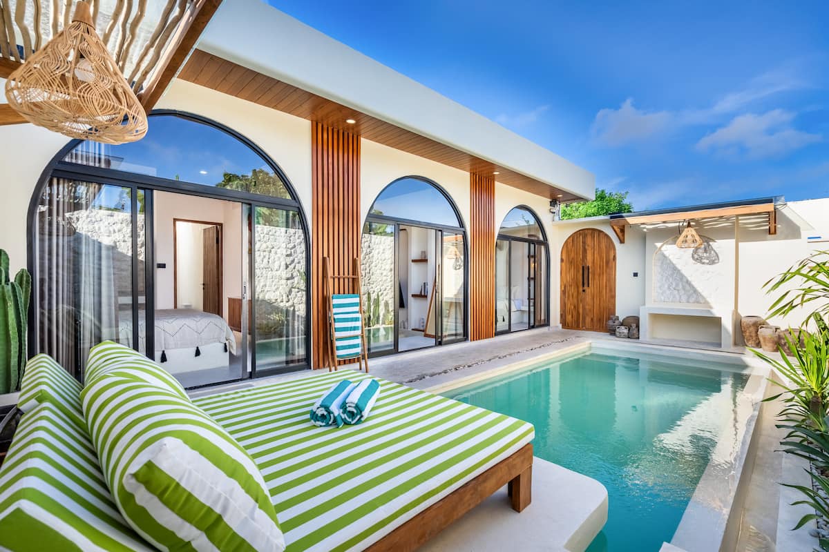 Casa Aluna private pool and outdoor area