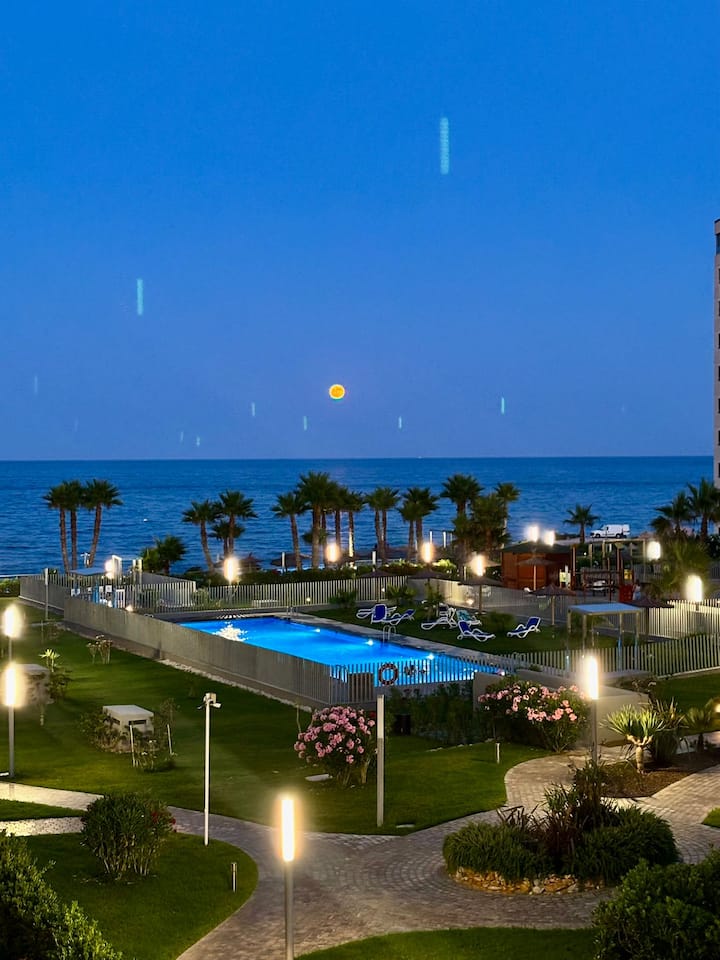 Despierta Frente Al Mar: Paraíso Costero - Playa Flamenca