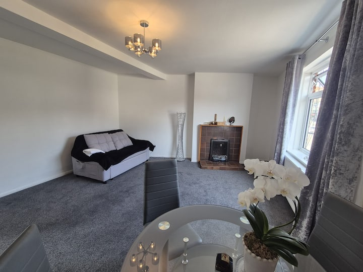Charming 3-bedroom Courtyard Flat | 30' To London - Sevenoaks