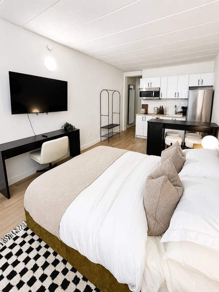 Luxury Studio Minutes From Niagara Falls - Niagara Falls