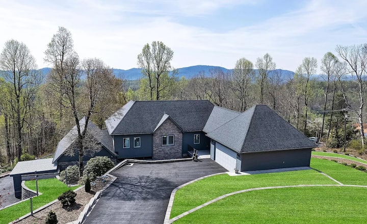 Luxury Mountain Retreat | Blue Ridge | Sleep 16+ - Hendersonville, NC