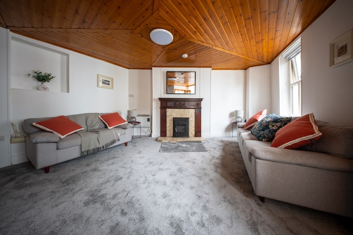 Woodquay Townhouse | Walk To Pubs, Shops & Dining - Galway