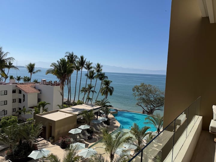 Fancy Apartment In Ocean Front Building - Bucerías